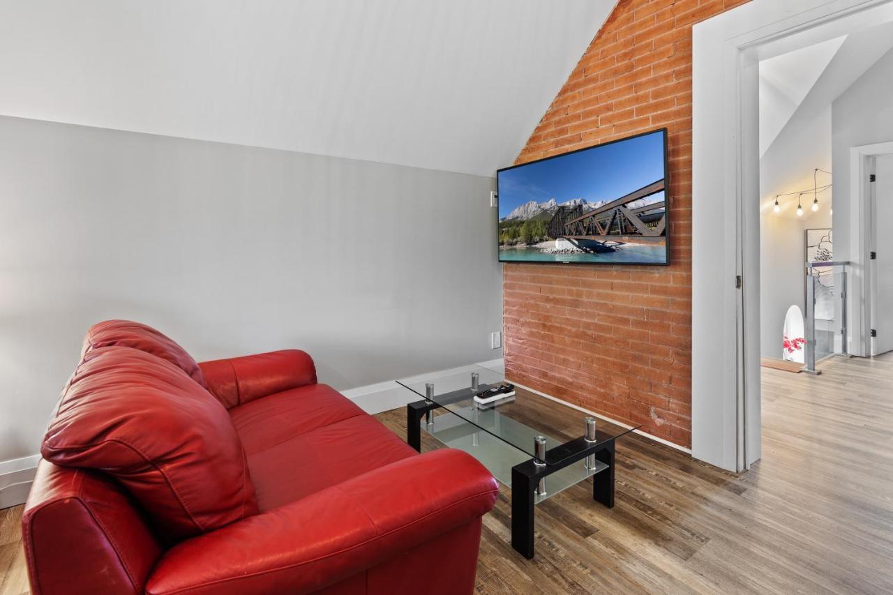 Entire 1 Bedroom Apartment Across From Google - Br5 Kitchener Esterno foto