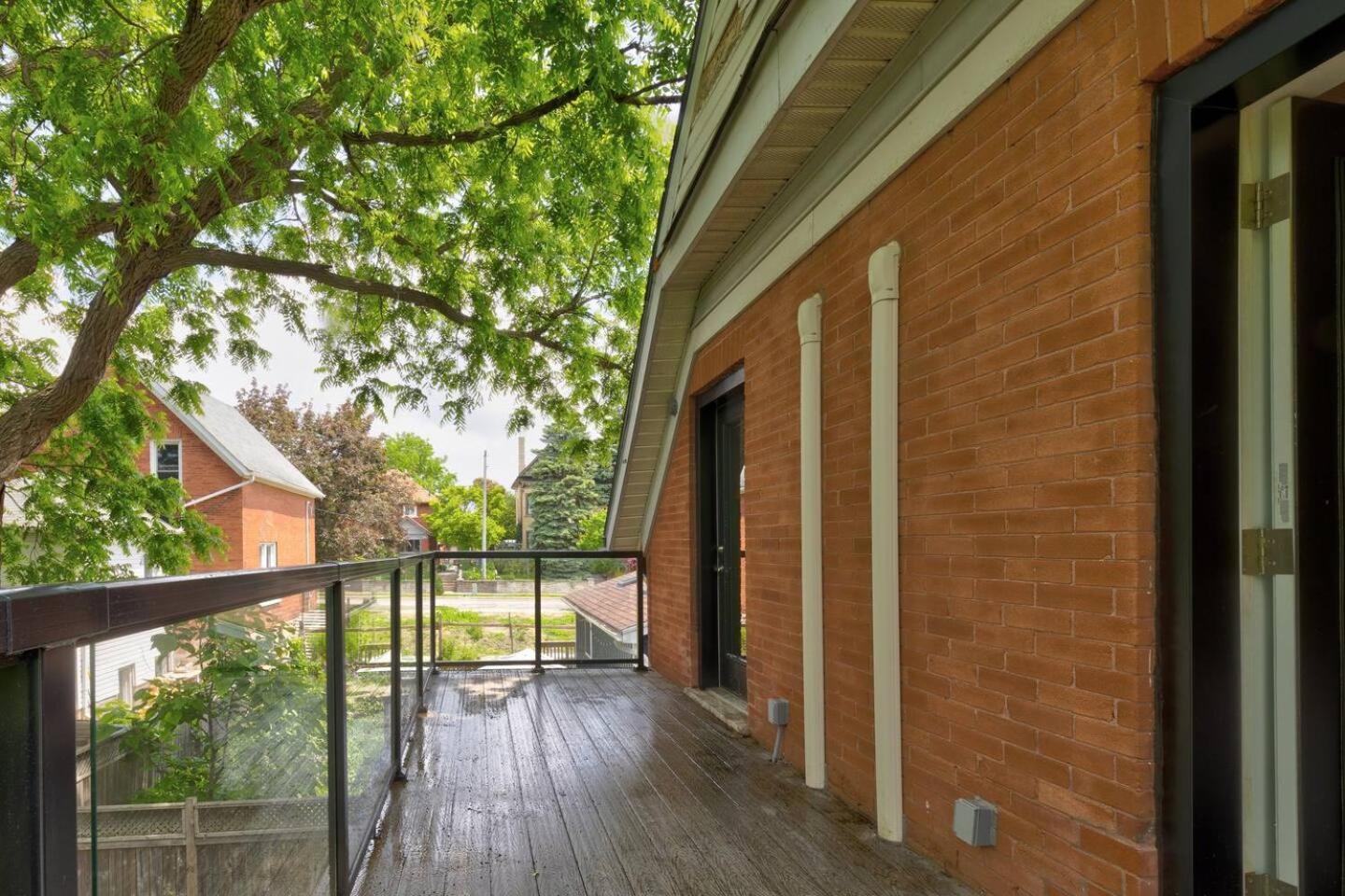 Entire 1 Bedroom Apartment Across From Google - Br5 Kitchener Esterno foto