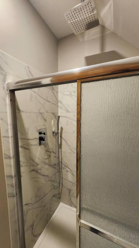 Entire 1 Bedroom Apartment Across From Google - Br5 Kitchener Esterno foto